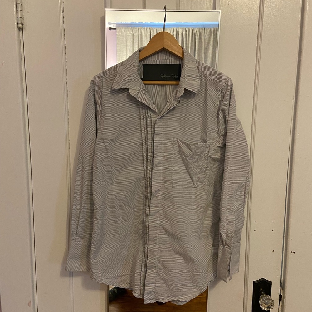 Talored strip shirt with extra details
